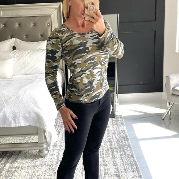 Camo long sleeve t-shirt cotton blend small NWOT G.I.L.I - Picture 1 of 10